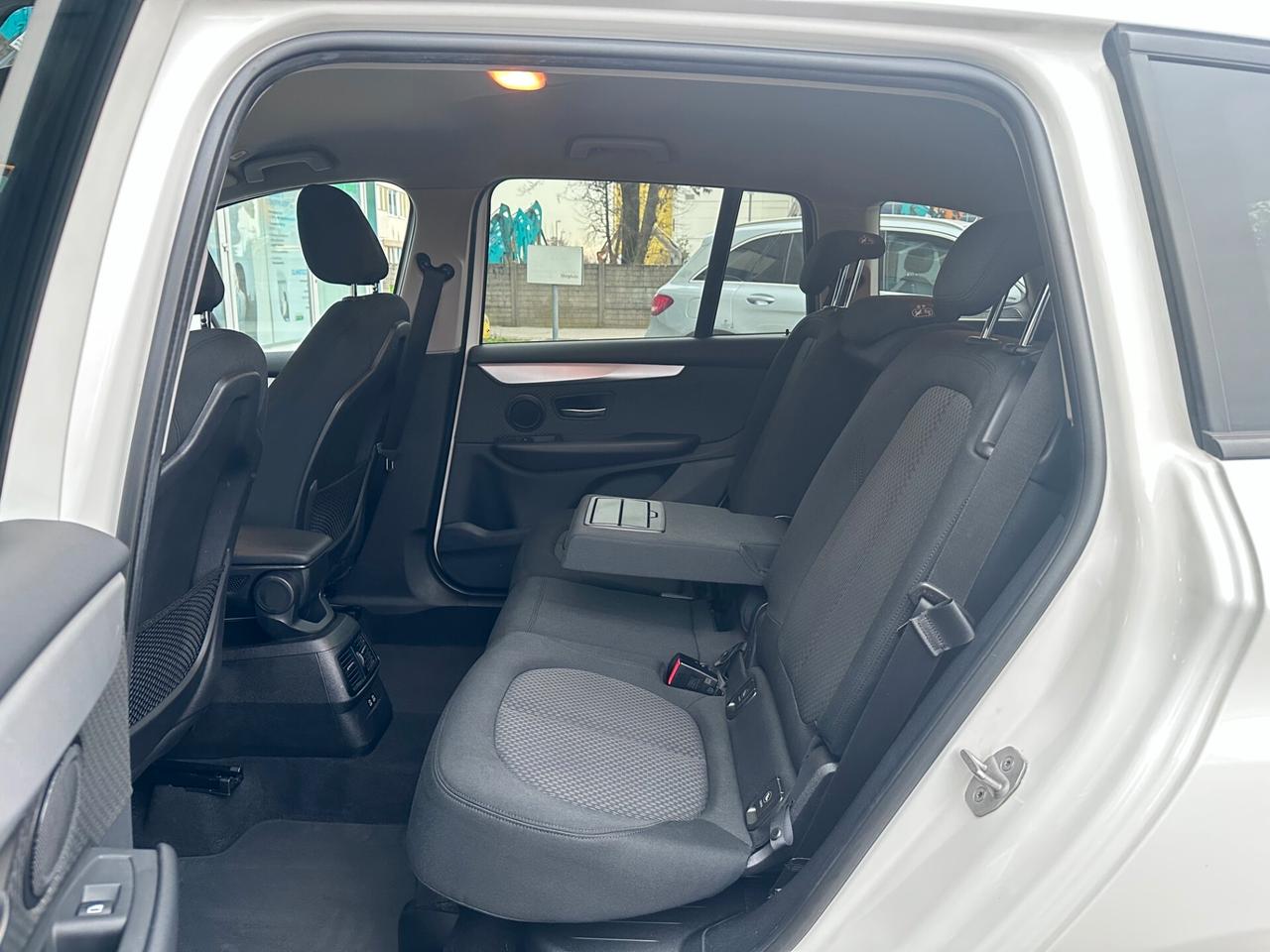 BMW 216d GranTourer AUTOMATICA 7POSTI! EURO6D! LED