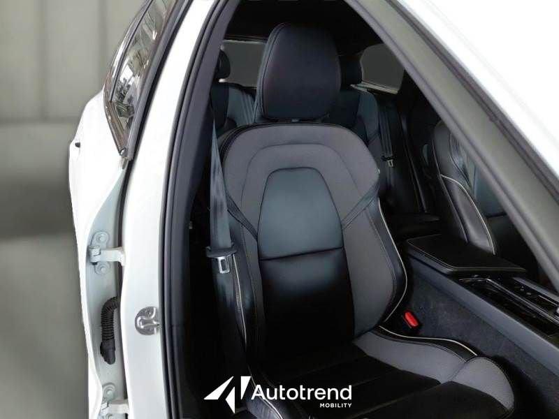 Volvo XC60 B4 197+14 CV Mild Hybrid Diesel Automatico R-Design