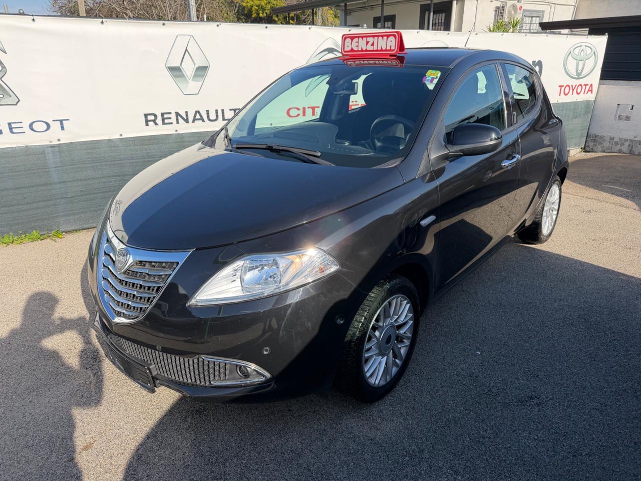 Lancia Ypsilon 1.2 69 CV 5 porte S&S Gold