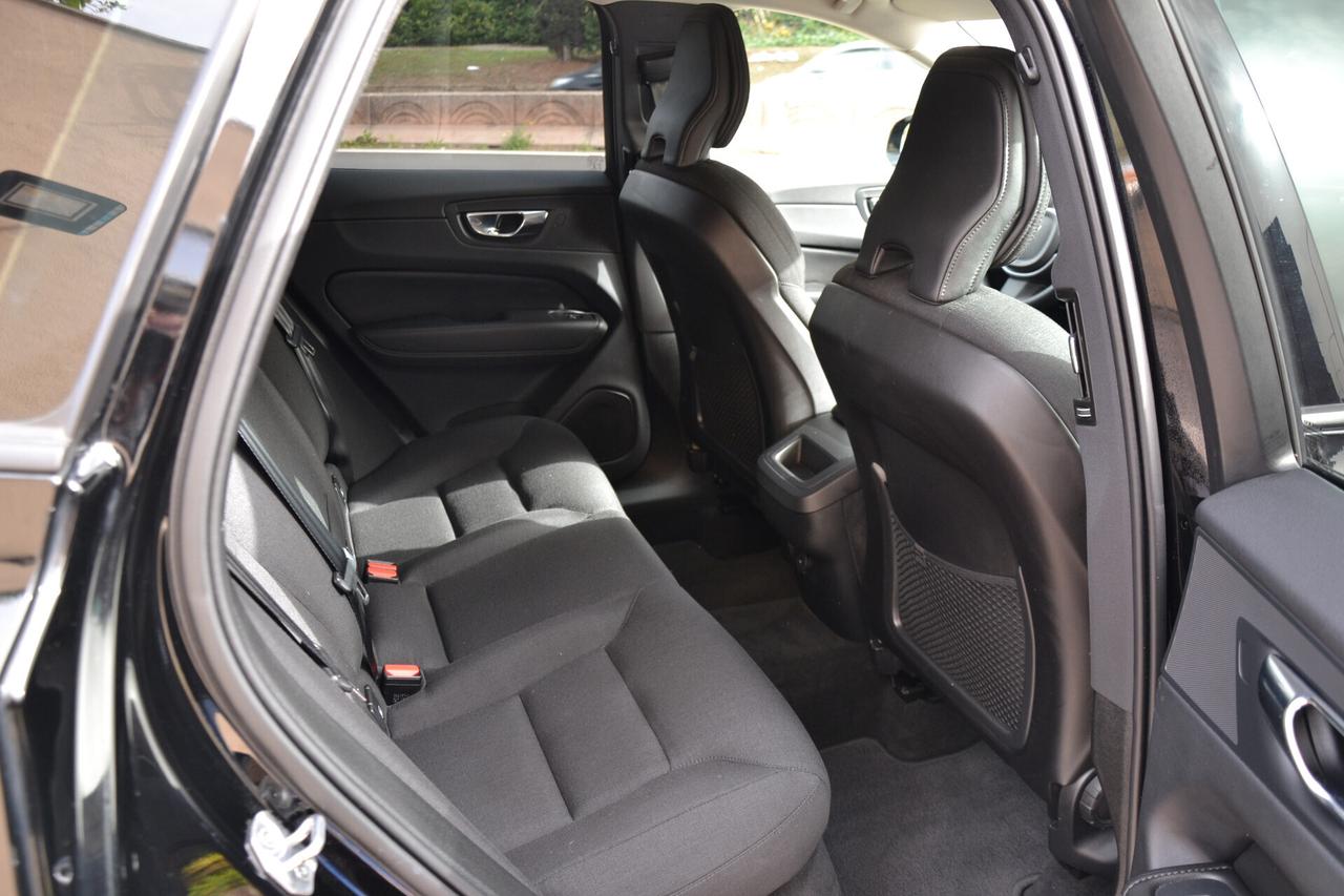 Volvo XC 60 2.0 197CV AWD HYBRID/DIESEL AUT.+FULL LED+RCAM+NAV