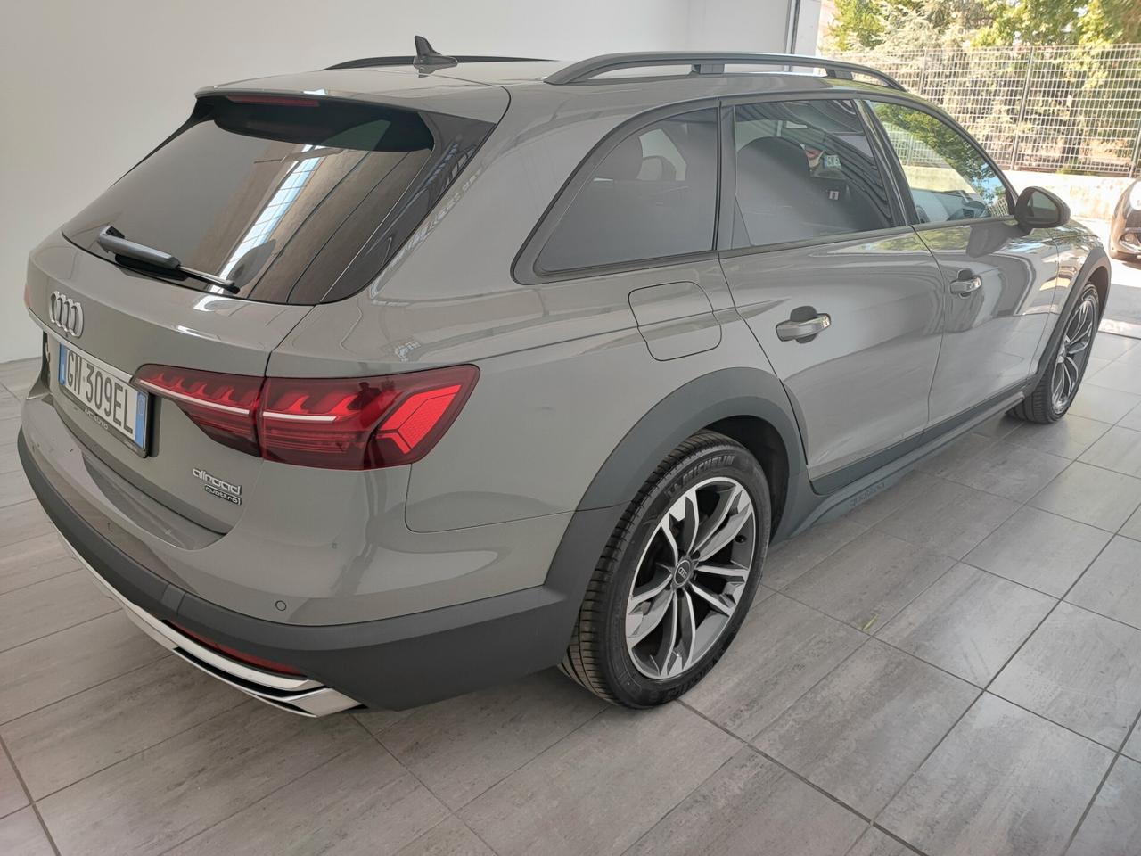 Audi A4 allroad 40 TDI 204 CV S tronic Identity Contrast