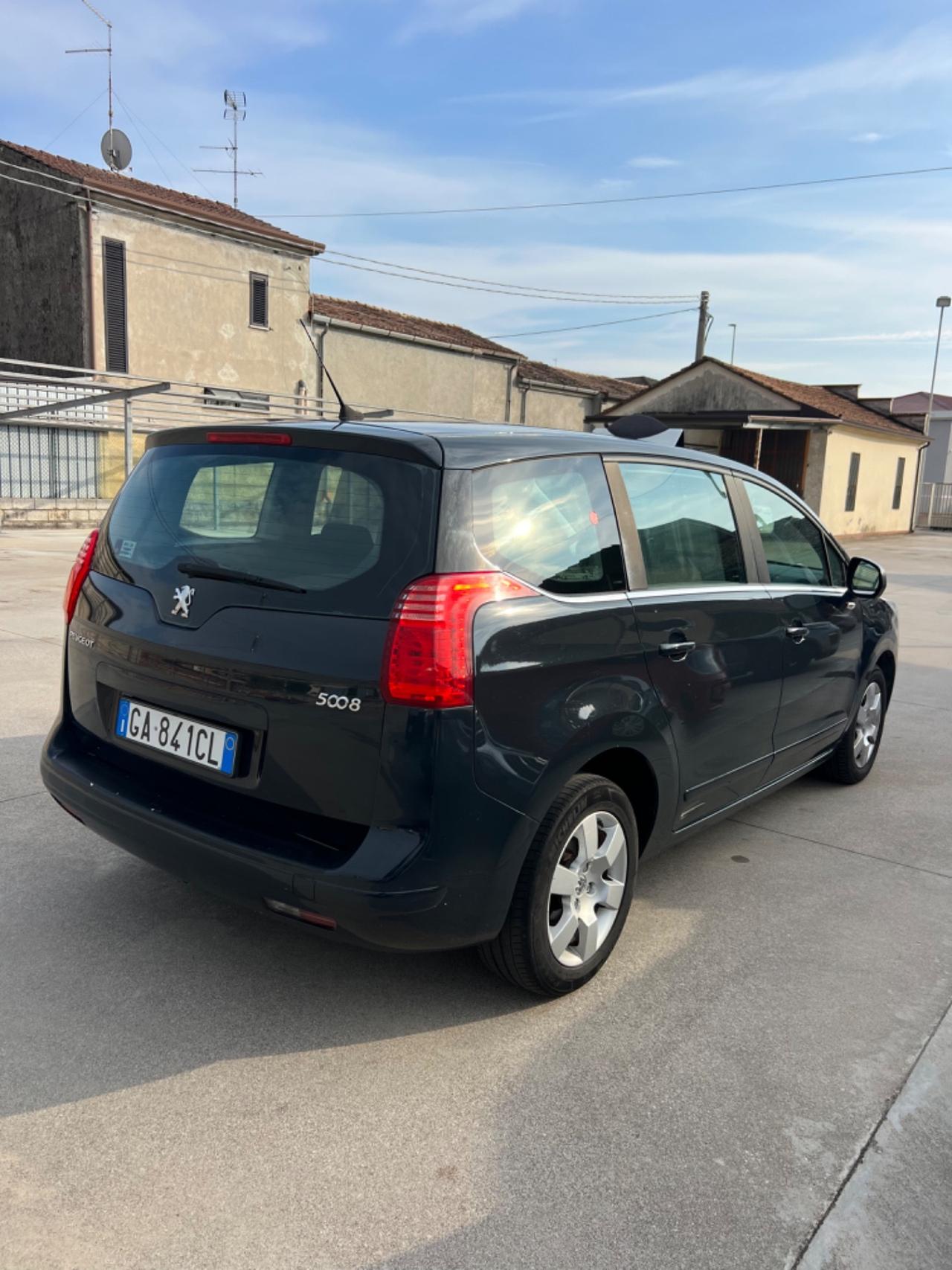 Peugeot 5008 1.6 HDi 112CV Premium