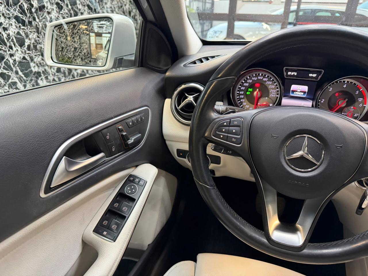 Mercedes-benz GLA 200 d Automatic Premium
