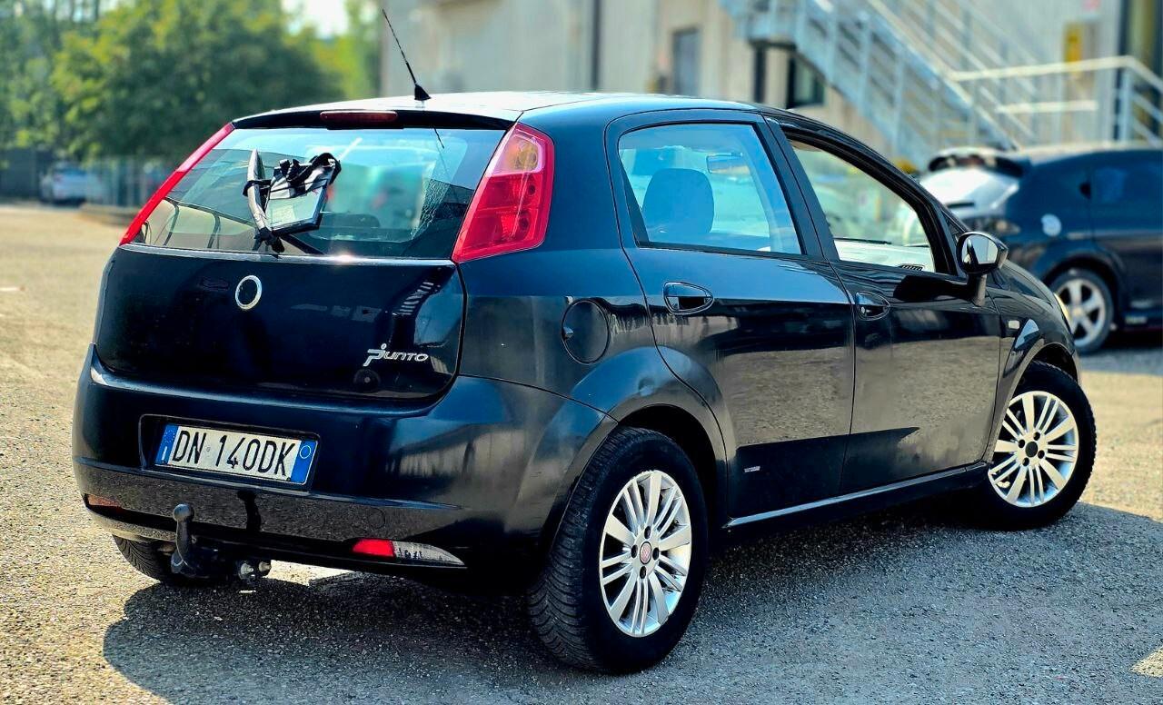 Fiat Grande Punto 1.2 NEOPATENTATI con gancio traino