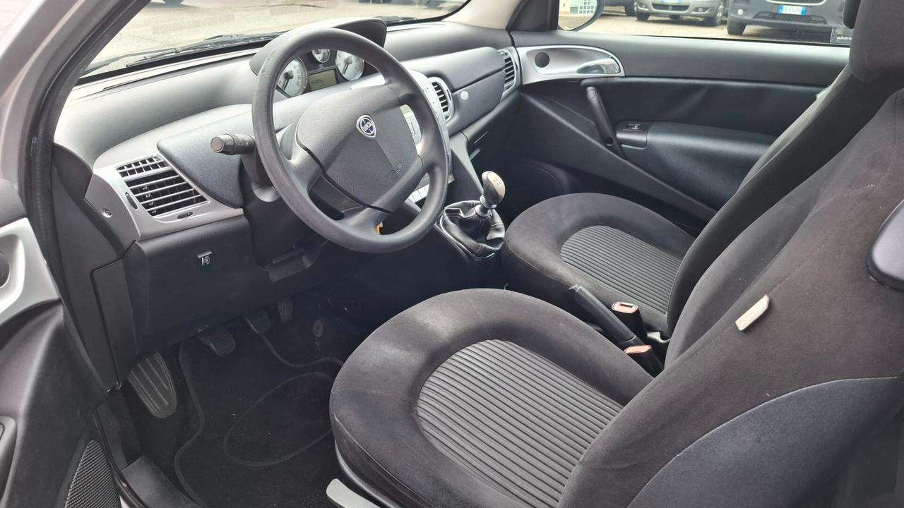 Lancia Ypsilon 1.4 Argento Ecochic GPL
