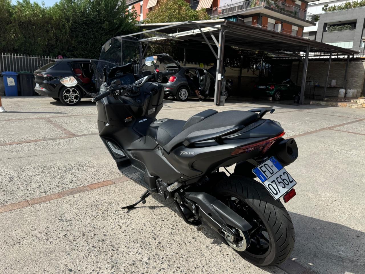 Yamaha TMAX 560