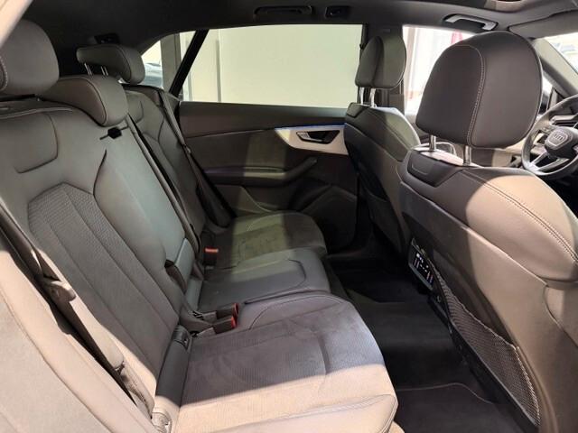 Audi Q8 BLACK LINE 50 TDI quattro 286cv