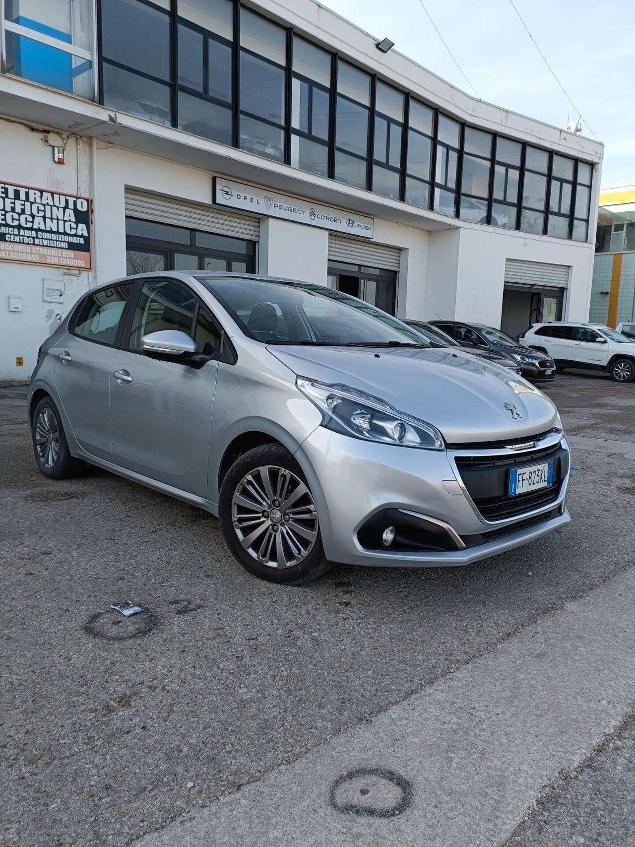 Peugeot 208 1.2 82 CV Active NEOPATENTATI