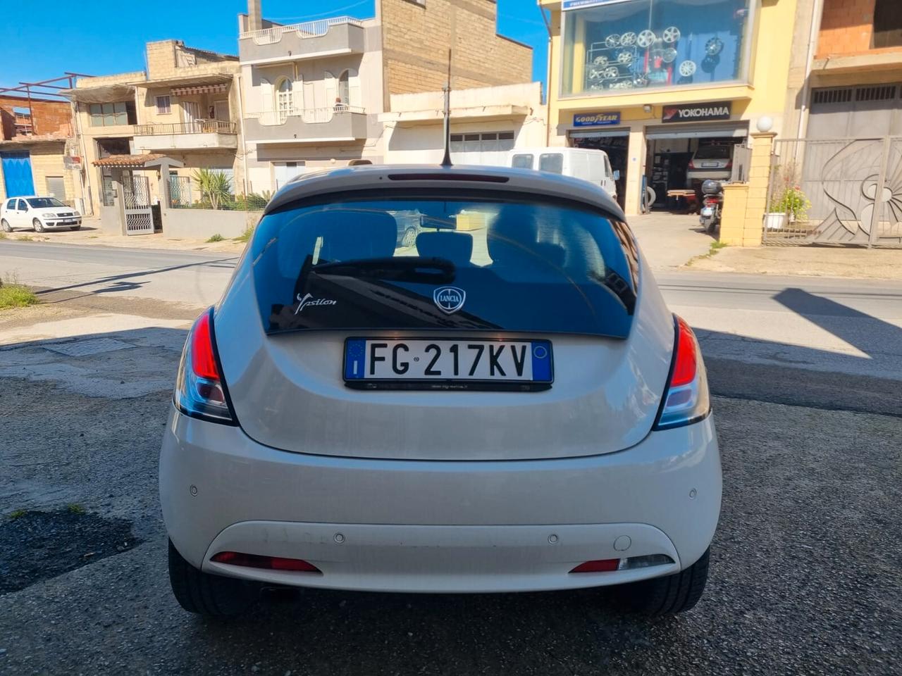 Lancia Ypsilon 1.2 69 CV 5 porte Gold