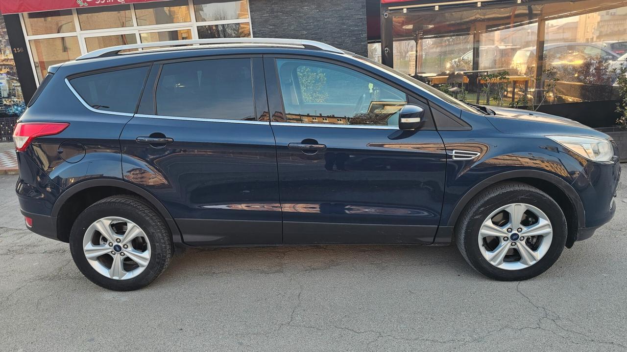 Ford Kuga 2.0 TDCI 115 CV 2WD Titanium