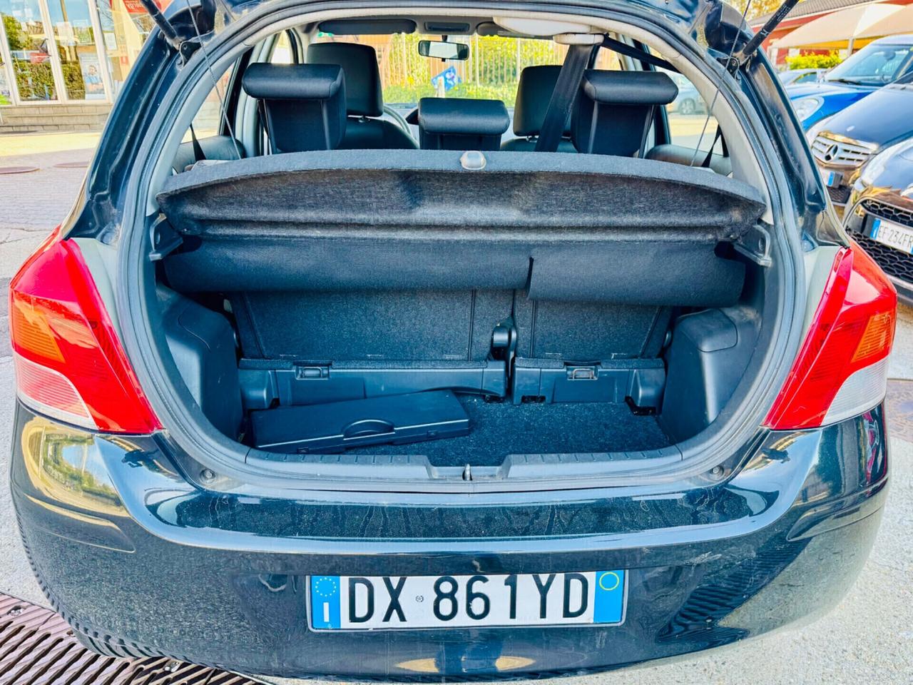 Toyota Yaris 1.0 5 porte Luxury