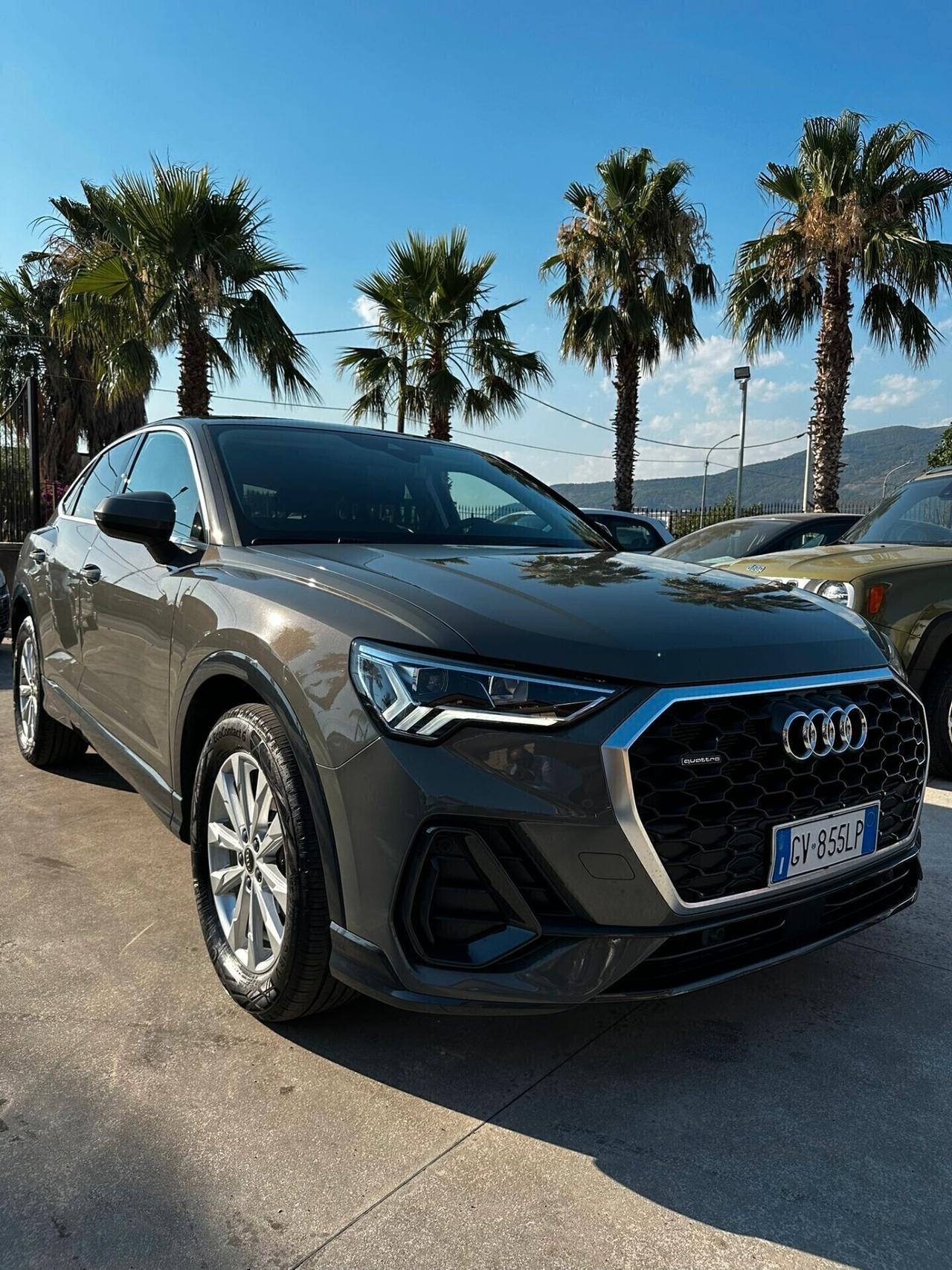 Audi Q3 SPB 40 TFSI quattro S tronic Identity Black