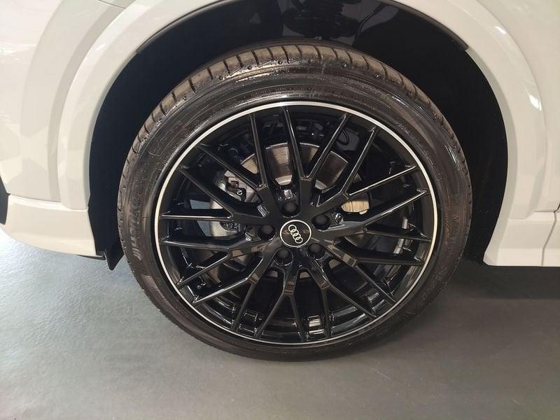 Audi Q2 Q2 35 2.0 tdi Identity Black s-tronic