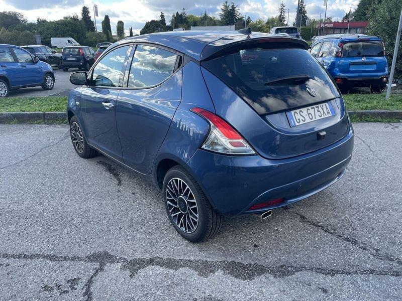 Lancia Ypsilon 1.0 FireFly 5 porte S&S Hybrid Platino