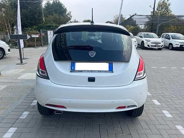 Lancia Ypsilon 1.0 FireFly 5 porte S&S Hybrid Platino