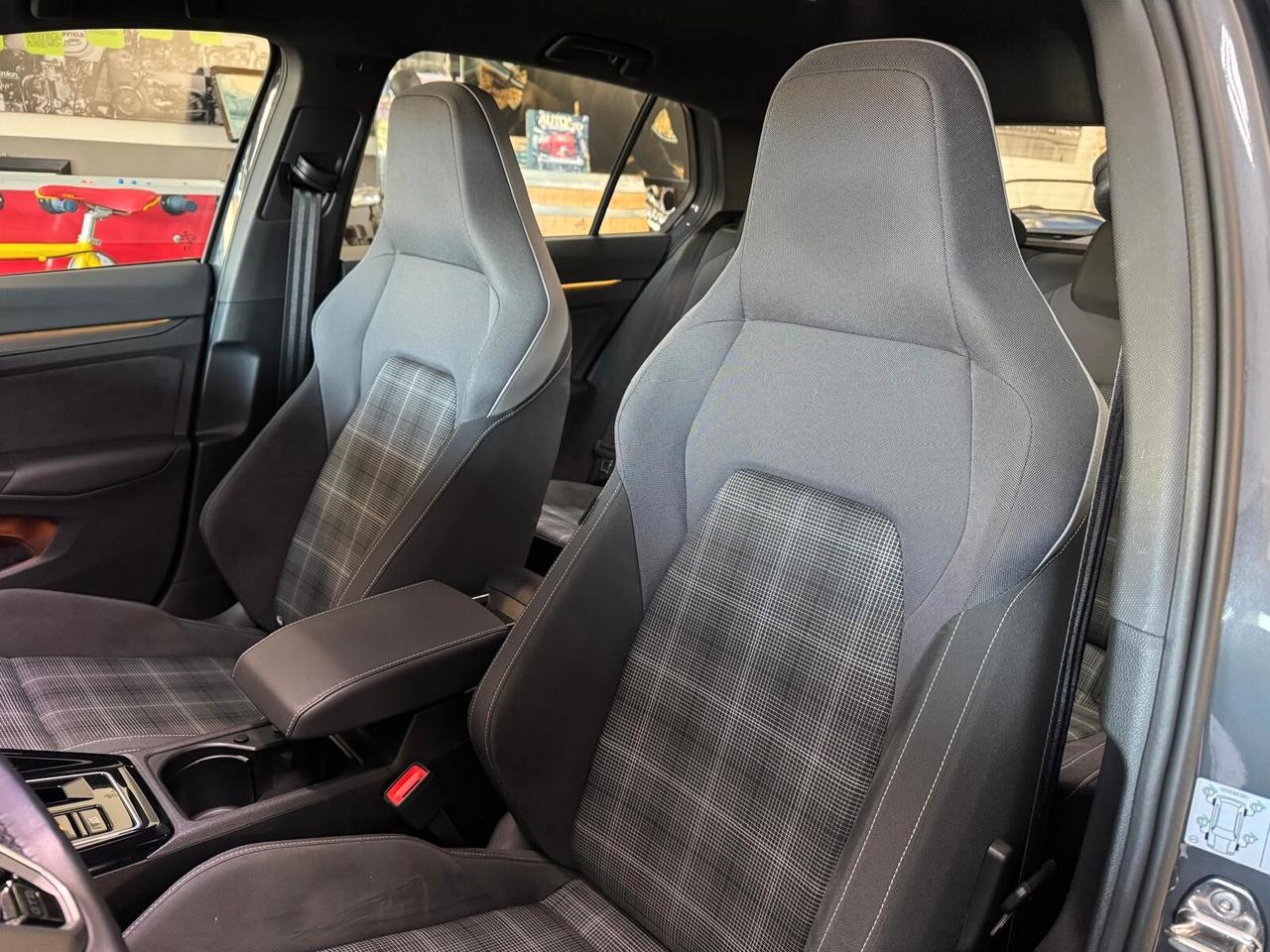 Volkswagen Golf 2.0 TDI GTD DSG PARI AL NUOVO CON SOLI 33.000 KM!!!