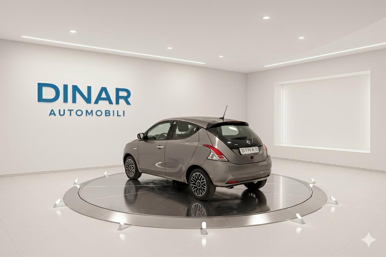 Lancia Ypsilon 1.0 FireFly 5 porte S&S Hybrid Platino