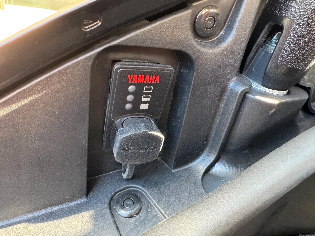 YAMAHA T-MAX 560 TECH-MAX