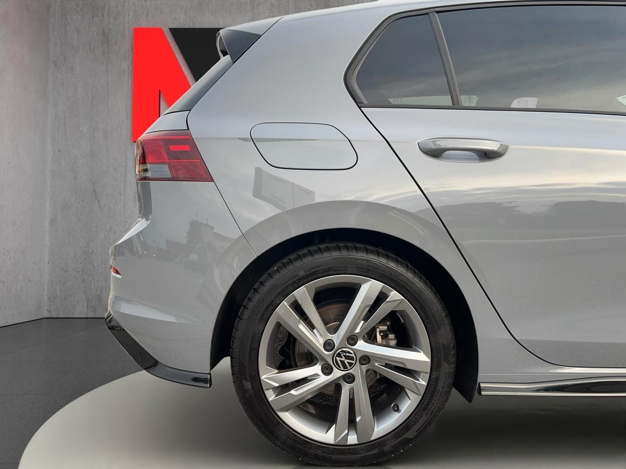 Volkswagen Golf 1.5 eTSI 115 CV DSG R-Line