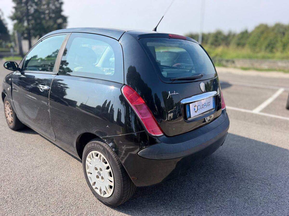 Lancia Ypsilon 1.2 8v