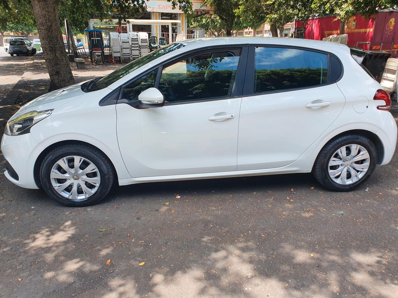 Peugeot 208 BlueHDi 75 5 porte Allure anno 2017