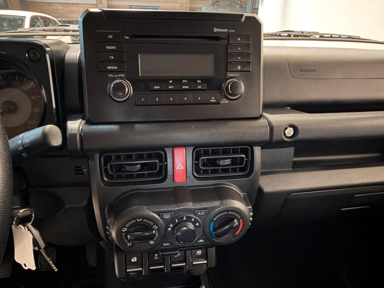 Suzuki Jimny 1.5 5MT PRO (N1)