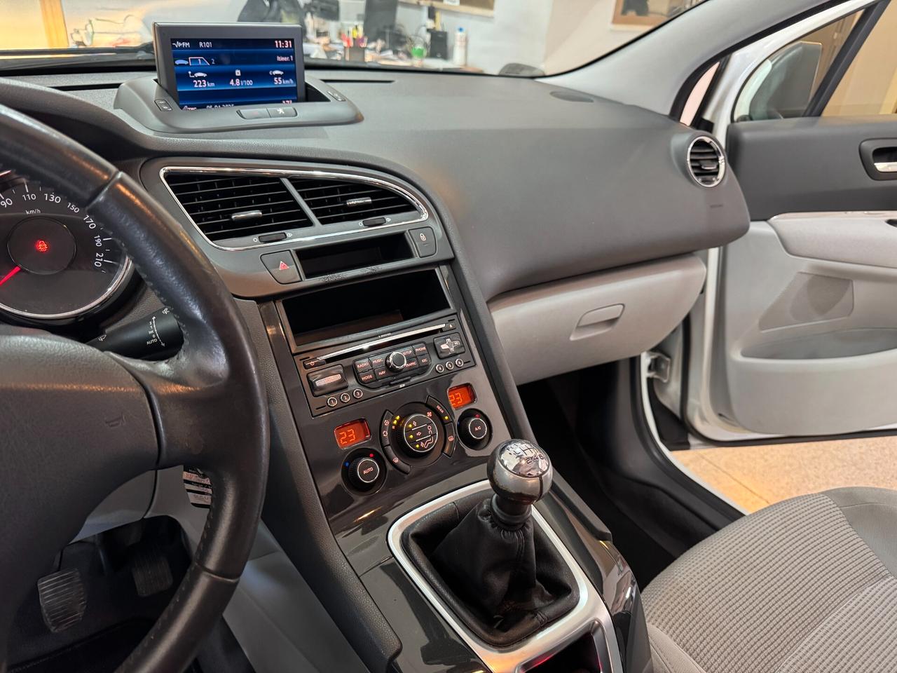 Peugeot 5008 1.6 HDi 110CV Premium NAVIGATORE