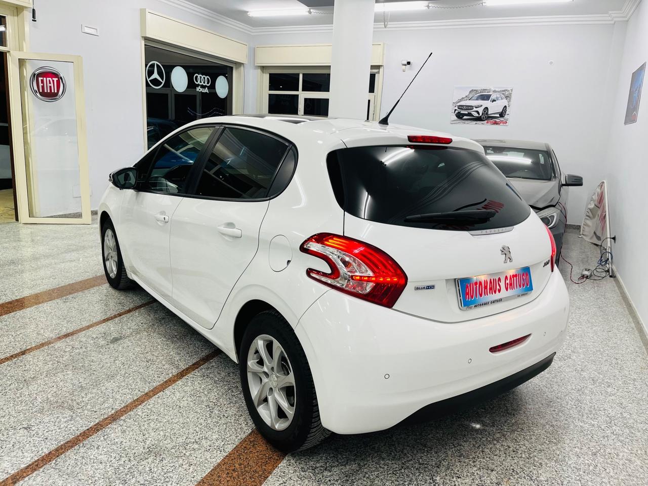 Peugeot 208 1.6 BlueHDi 100cv Style anno 2015