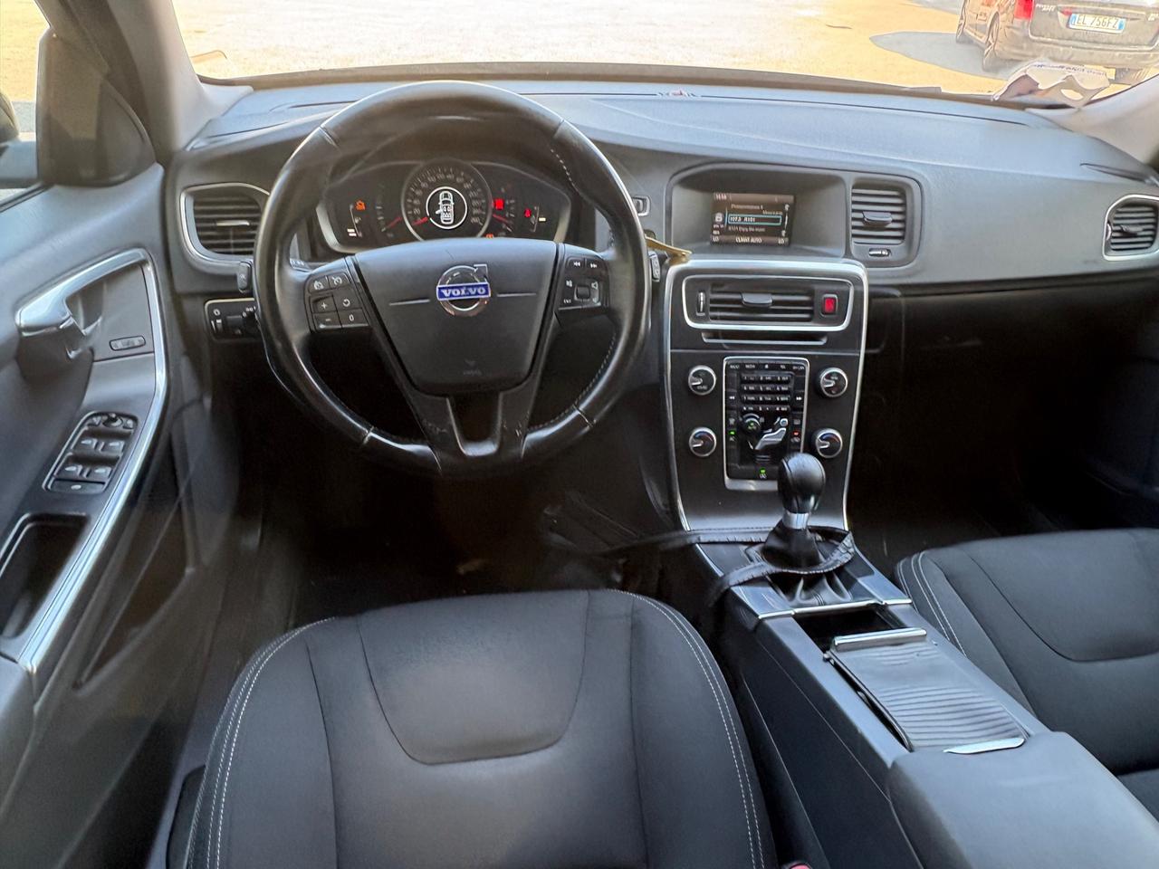 Volvo V60 ..2.0 D3 R momentum anno 2014