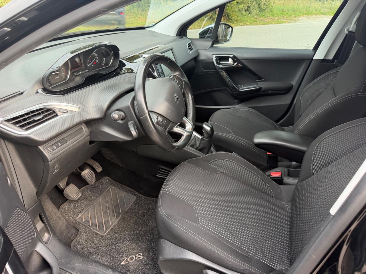 Peugeot 208 PureTech 82 5 porte Allure