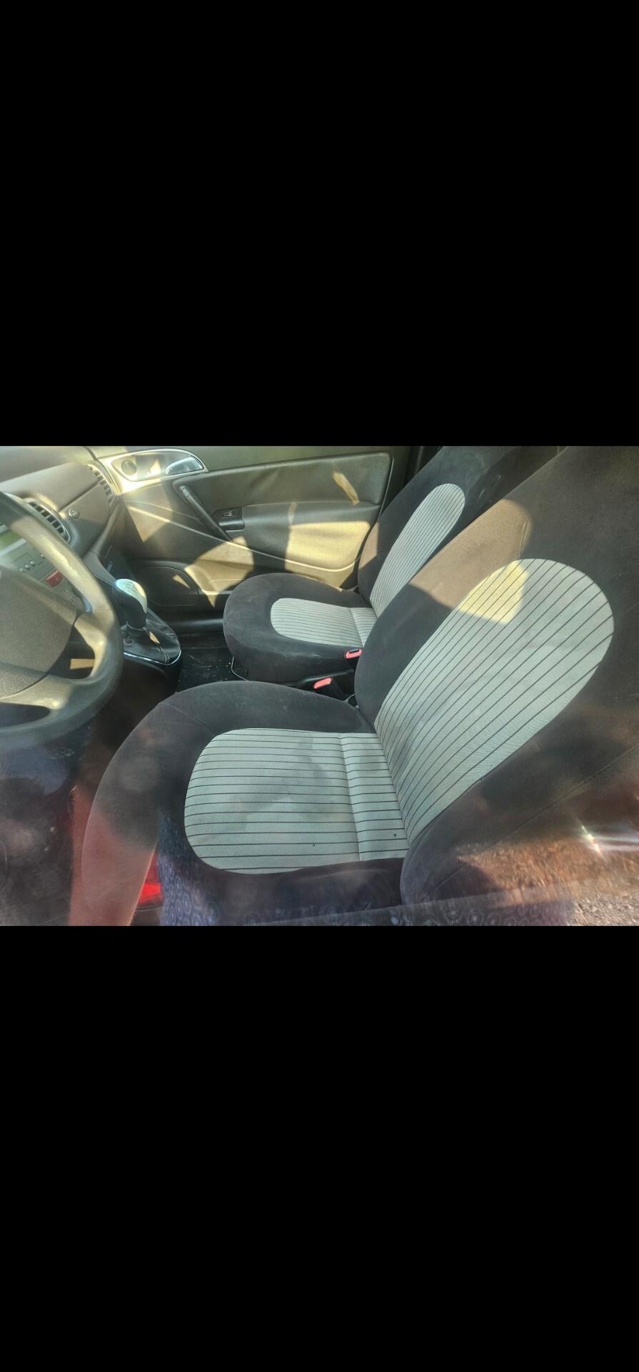 Lancia Ypsilon 1.3 MJT 75 CV Argento