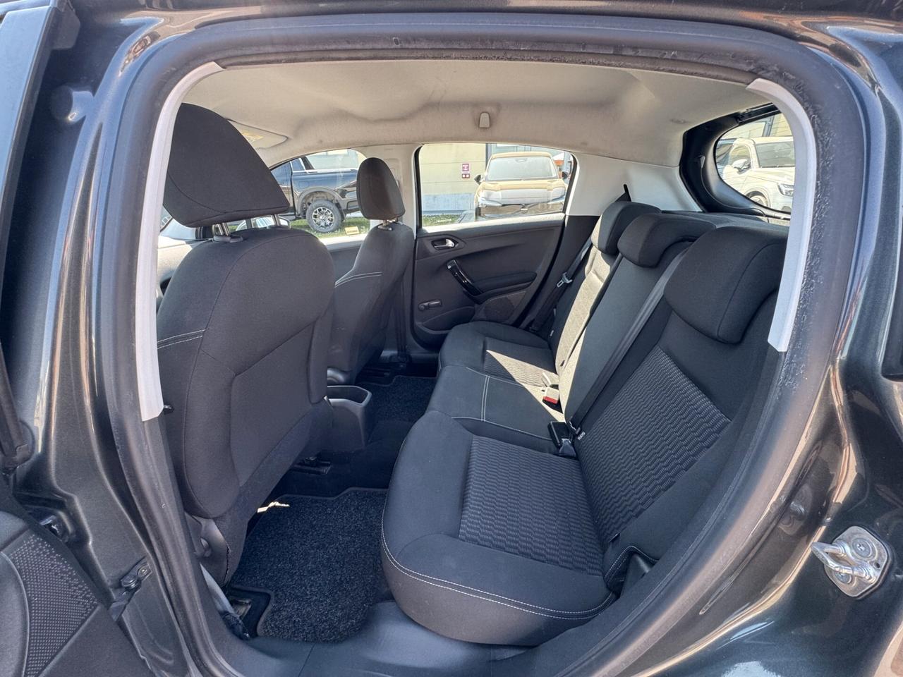 Peugeot 208 Active 1.4 HDI 68CV 5 porte