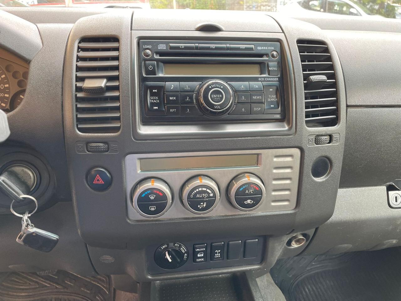Nissan Navara 2.5 dCi Pick up Double Cab 4WD