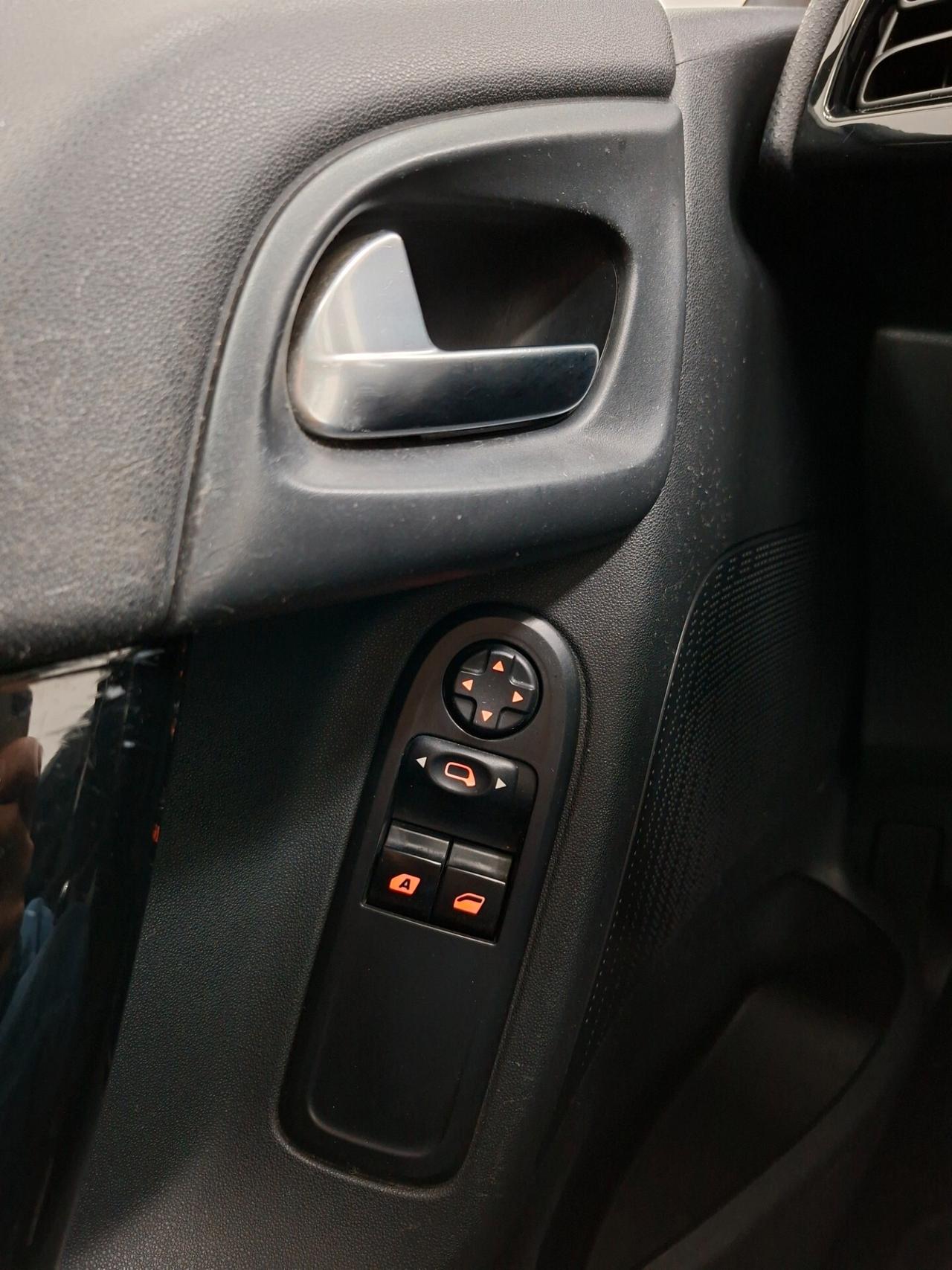 Citroen C3 1.2 VTi 82cv Vanity Fair 10