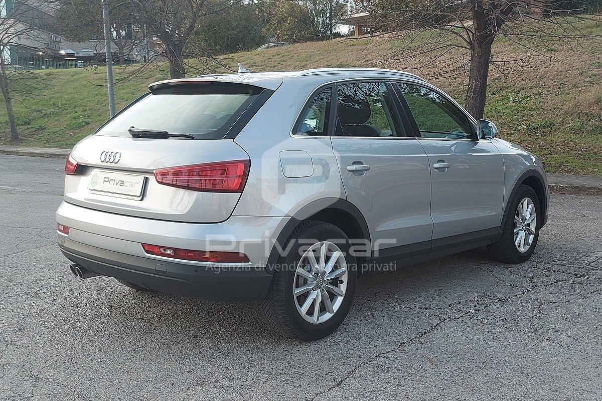 AUDI Q3 2.0 TDI 120 CV Business