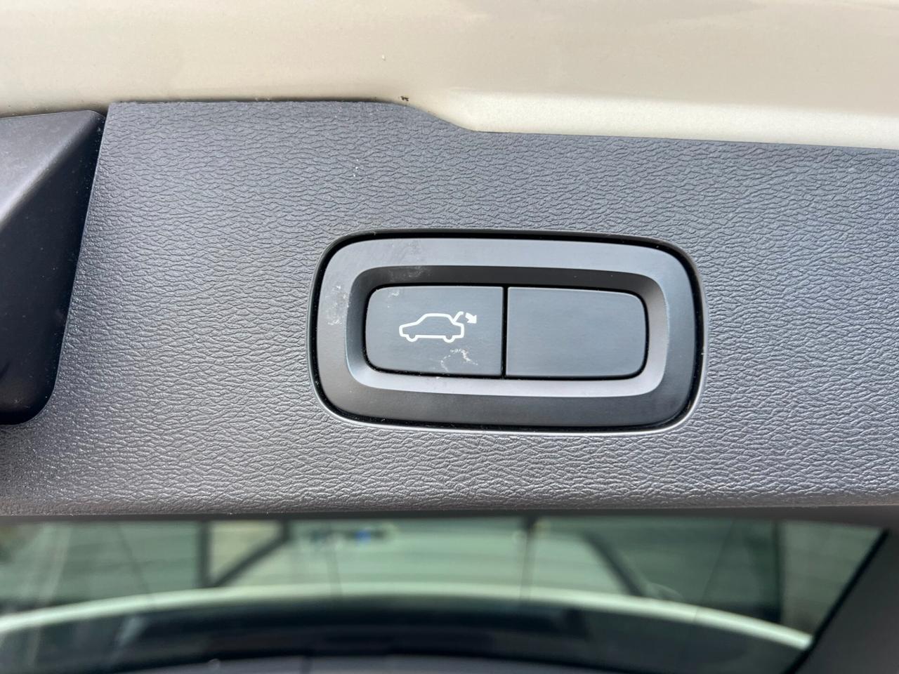 VOLVO V60/UNICO PROP/IVA ESPOSTA