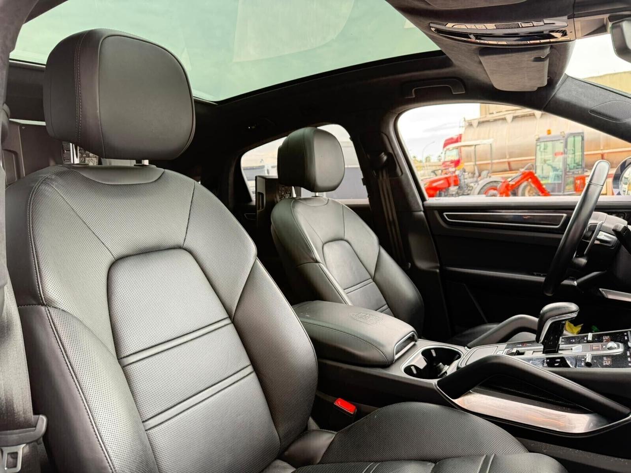 Porsche Cayenne Coupé 4.0 V8 Turbo S E-Hybrid 680 cv,