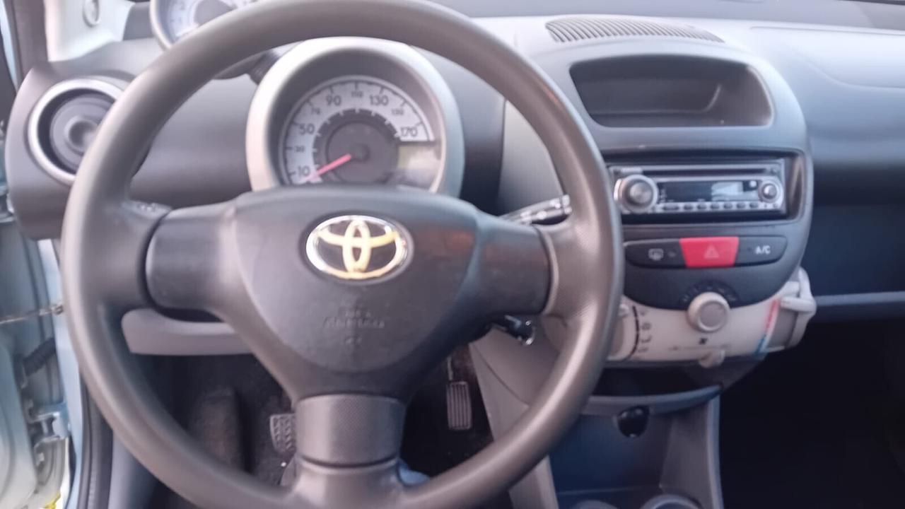 Toyota Aygo 1.0 12V VVT-i 5 porte Sol