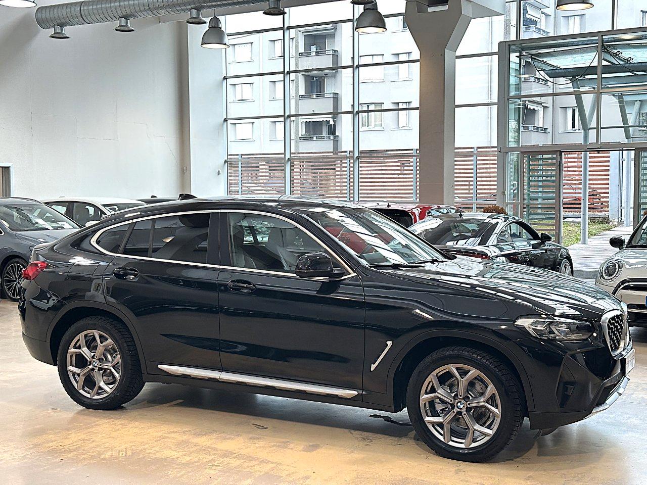 BMW X4 xdrive20i mhev 48V - 19"-Camera-Carplay-Pelle-IVA