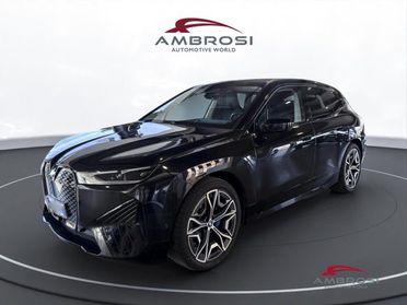 BMW iX xDrive40 Pacchetto sportivo Essence edition