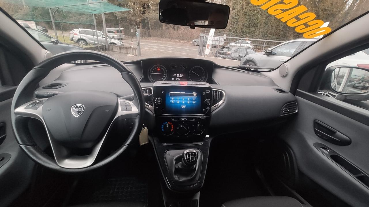 Lancia Ypsilon 1.0 FireFly 5 porte S&S Hybrid Ecochic Gold