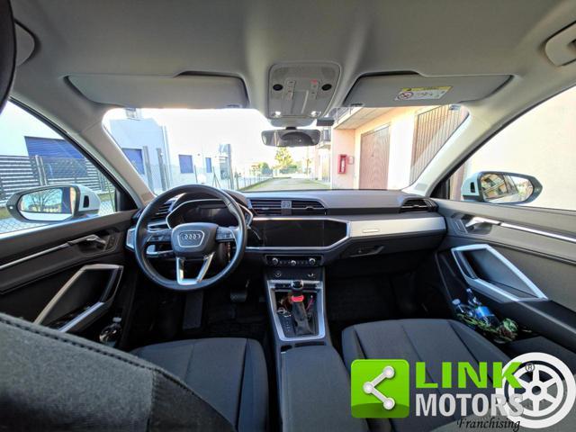 AUDI Q3 35 TDI S tronic Identity Black Business Advantage