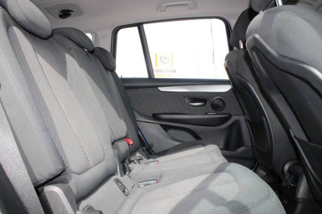 BMW Serie 2 216d Business 7 posti con Navigatore