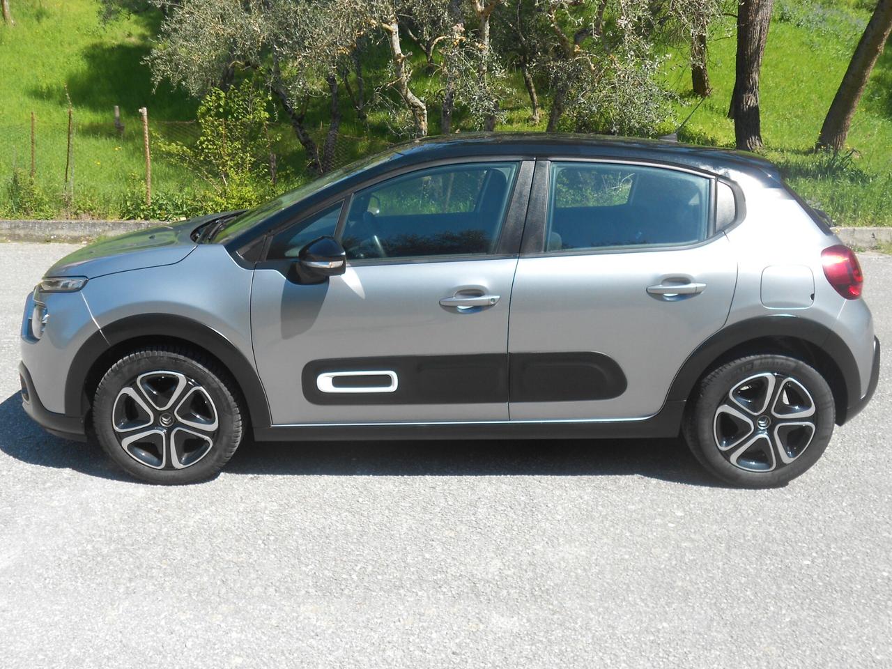 C3(my'23)1.2ie(BI-COLOR,LED,CRUISE,SENSORI)5posti