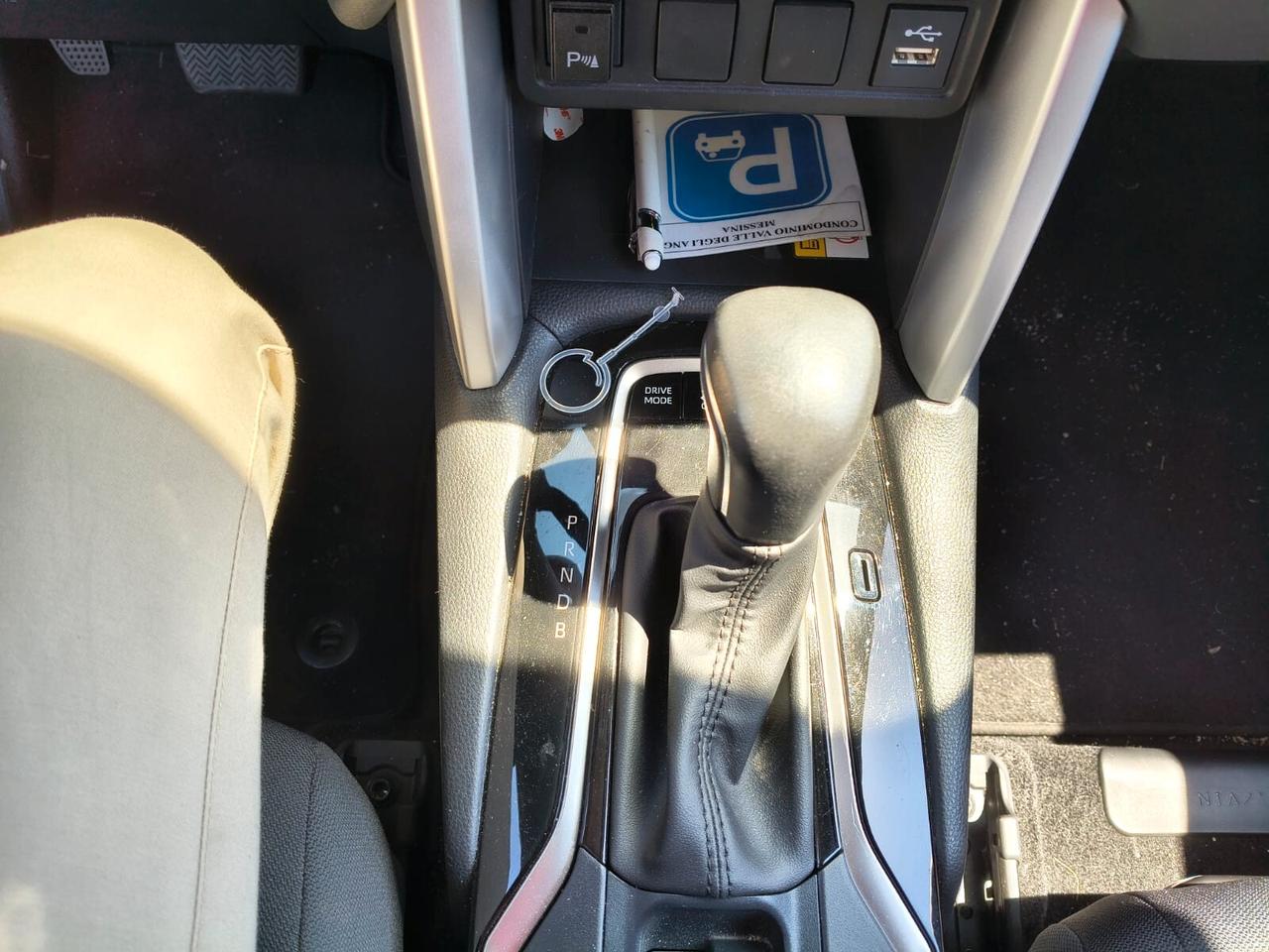 Toyota Corolla Cross 2.0 Hybrid 197 CV E-CVT Lounge Light