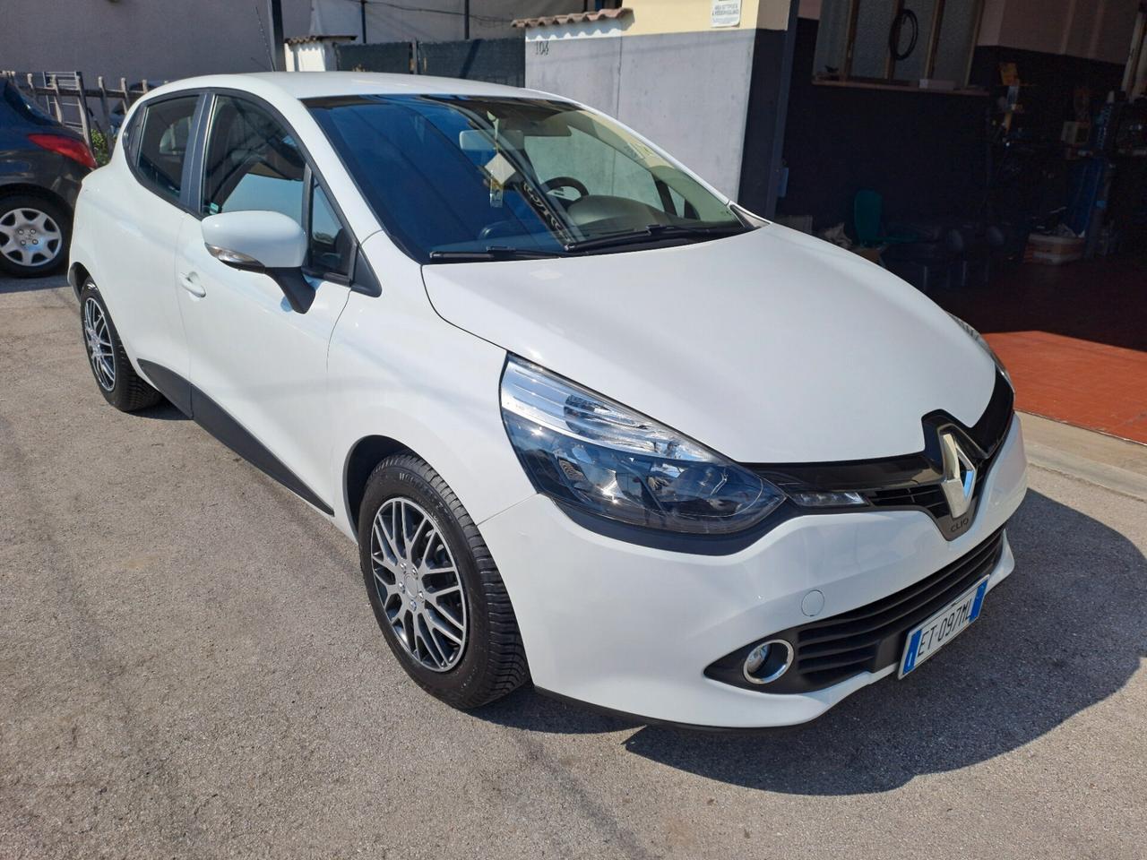 Renault Clio 1.2 75CV 5p OK NEOPATENTATI