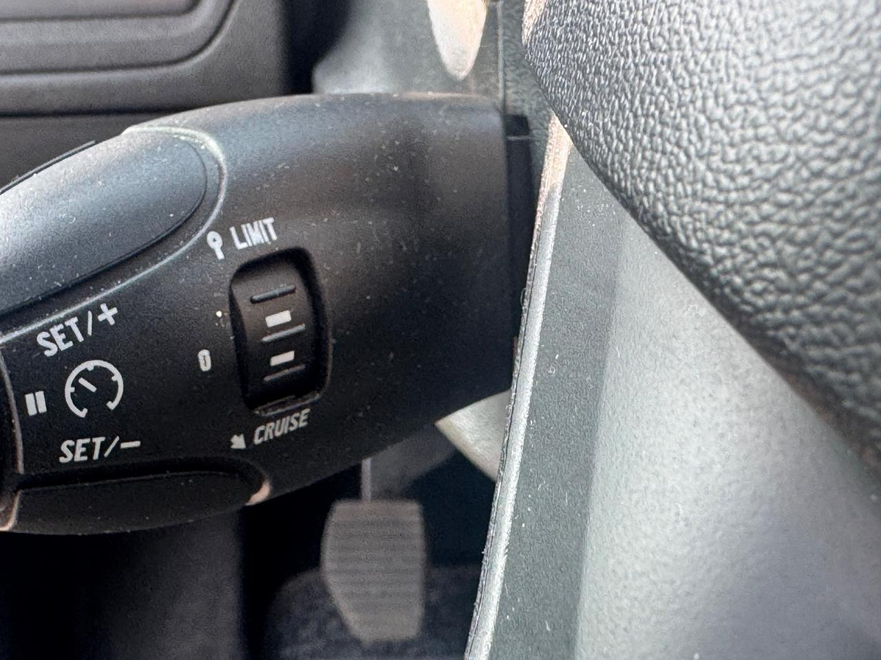 Peugeot 208 1.4 HDi 68 CV 3 porte Allure