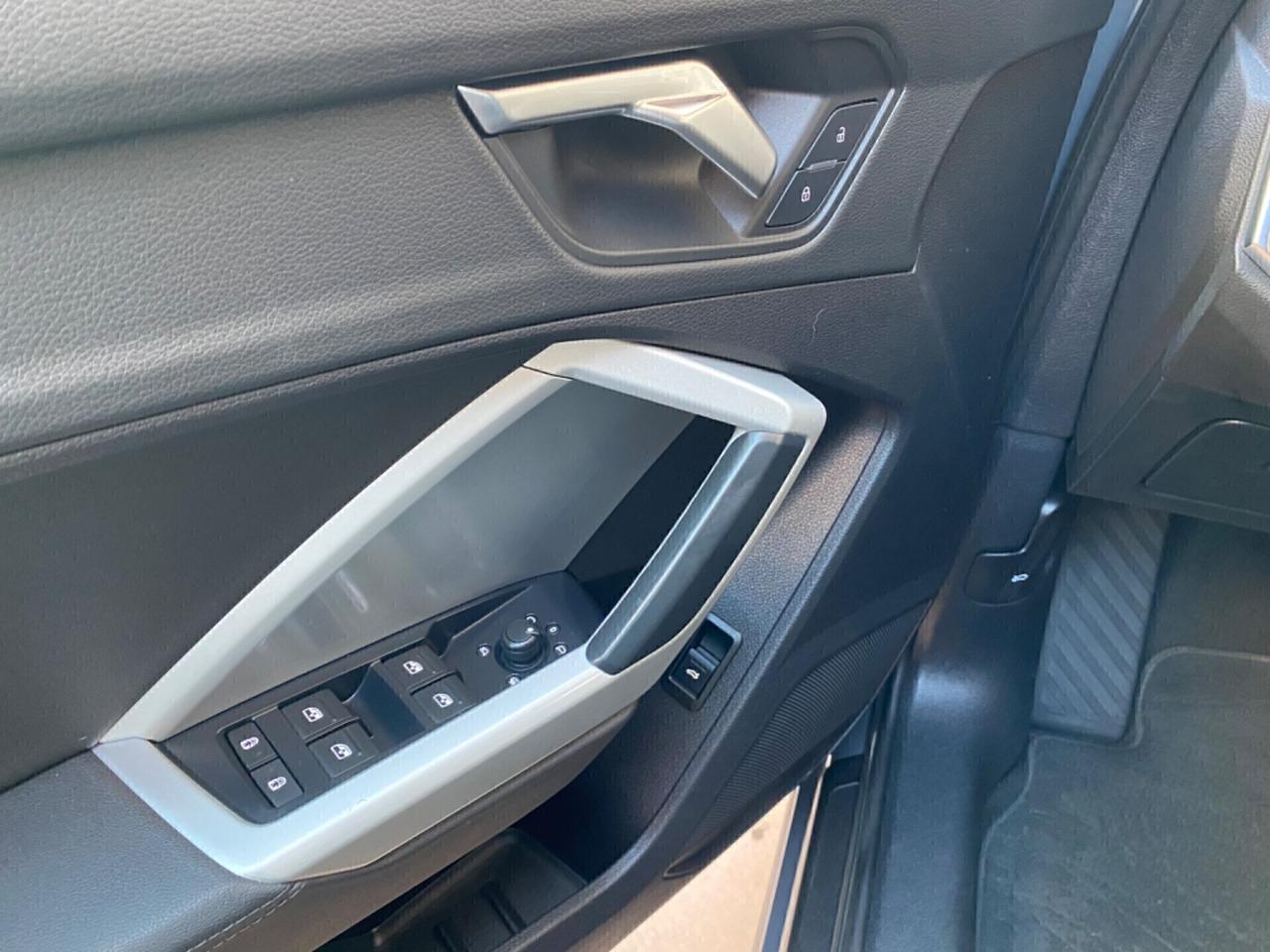 Audi Q3 Sport back 2.0 Diesel