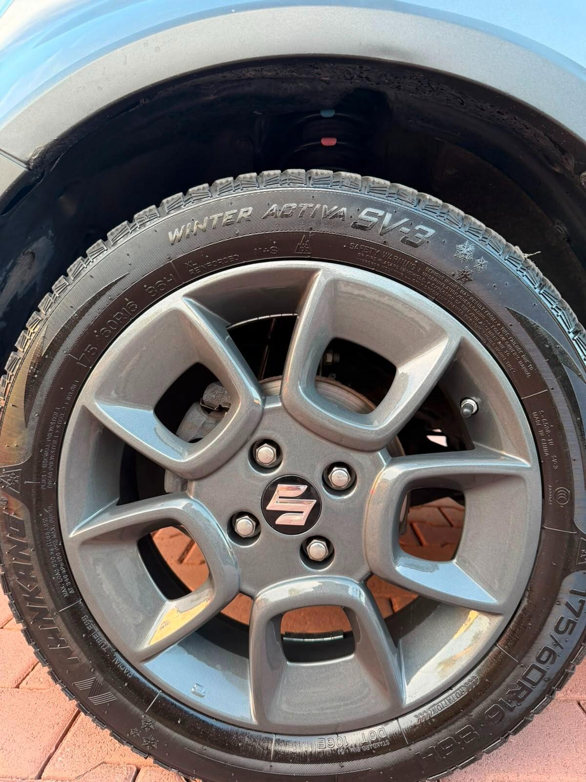 Suzuki Ignis 1.2 Hybrid CVT Top