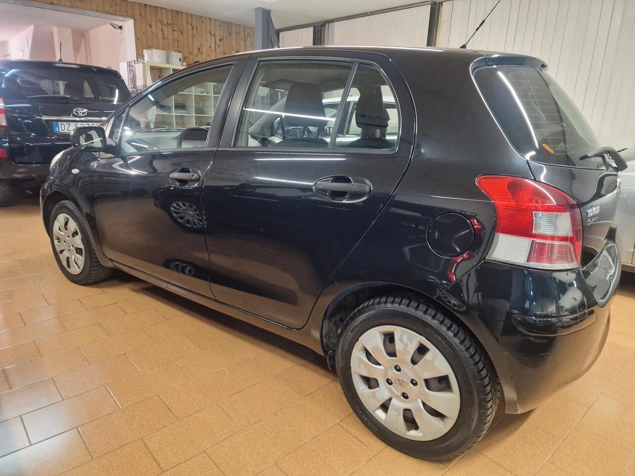 Toyota Yaris 1.0 5 porte Now, 102 mila chilometri